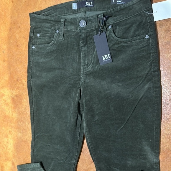 Nwt Kut from The Kloth micro corduroy jean. Size 6. Waist flat 16”. Rise 9.5”. - Picture 5 of 7